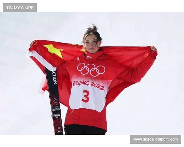 冬奥会训练基地开放日,谷爱凌挑战新高难度动作成功 冬奥会训练基地开放日,谷爱凌挑战新高难度动作成功